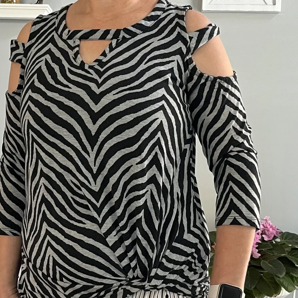 Top - Picture 3 of 4